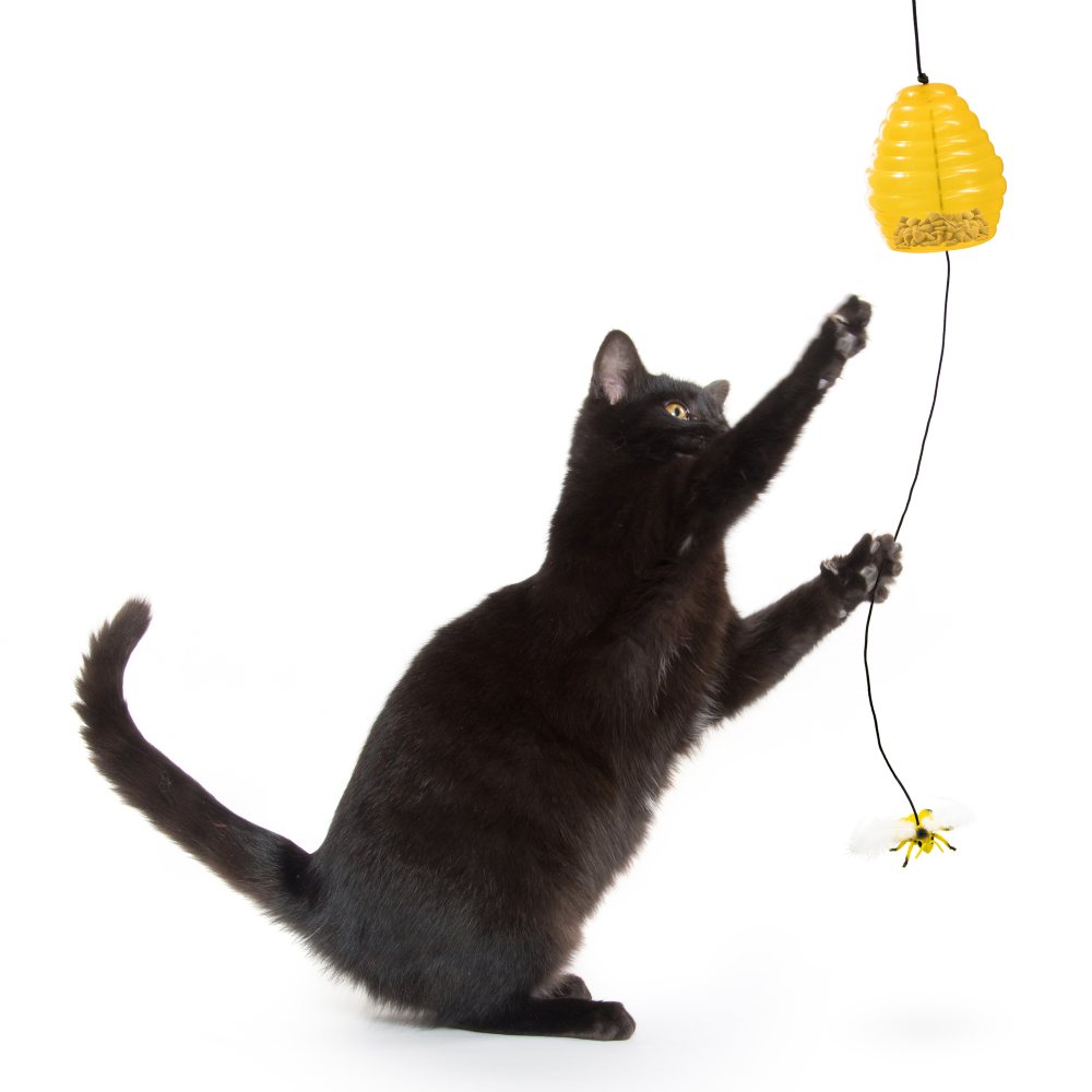 Kabinamas avilys su skanėstais katėms "Playology Hanging Beehive Treater"